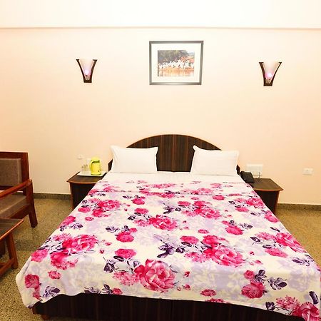 בהאראטפור Geetanjali Hotel & Motel מראה חיצוני תמונה