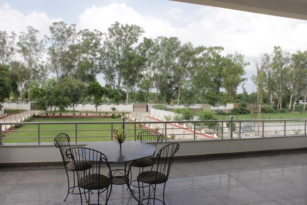 בהאראטפור Geetanjali Hotel & Motel מראה חיצוני תמונה