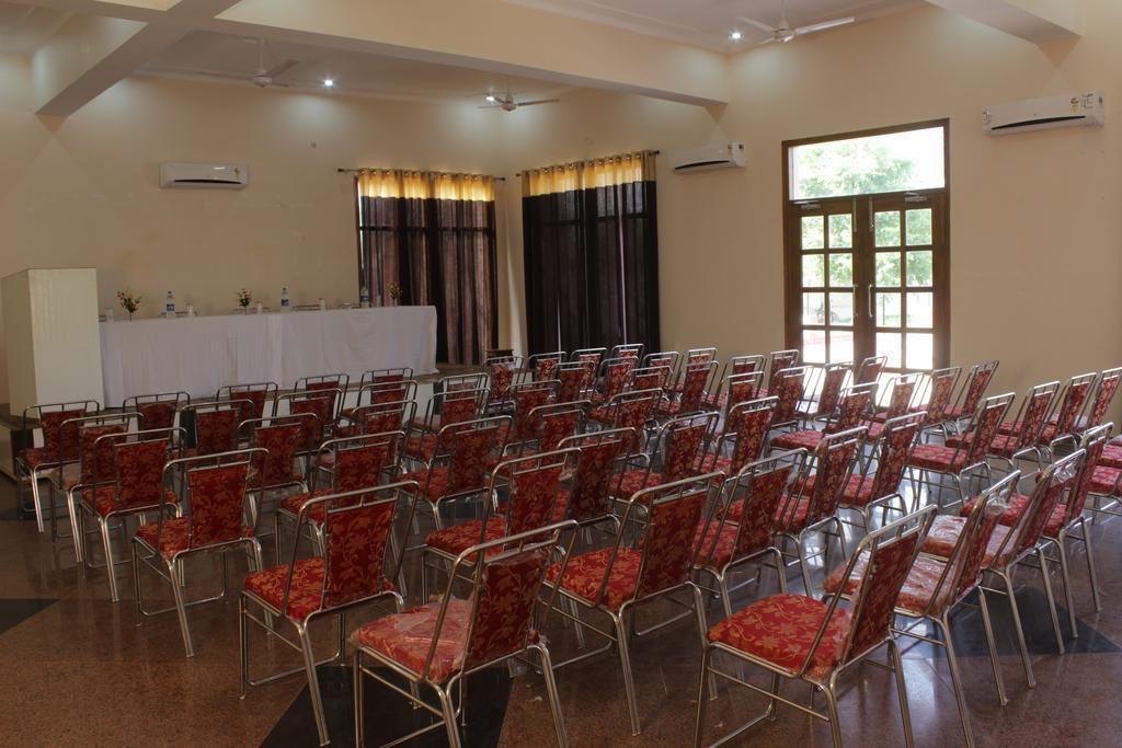בהאראטפור Geetanjali Hotel & Motel מראה חיצוני תמונה