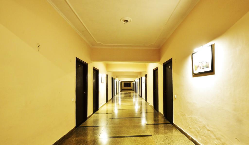 בהאראטפור Geetanjali Hotel & Motel מראה חיצוני תמונה
