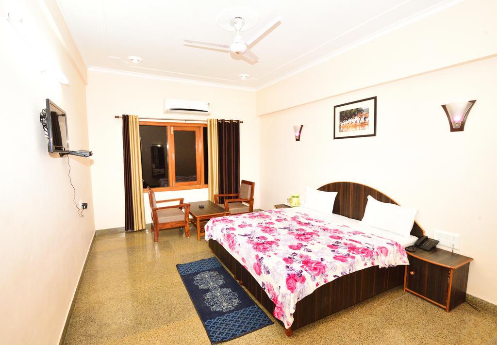 בהאראטפור Geetanjali Hotel & Motel מראה חיצוני תמונה